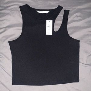 I’m selling it because it’s too small and lost receipt so I can’t take it back